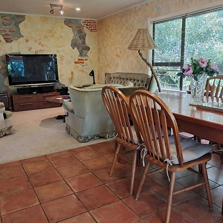 Secret Cottage Waitara Экстерьер фото