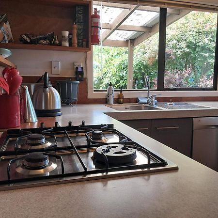 Secret Cottage Waitara Экстерьер фото