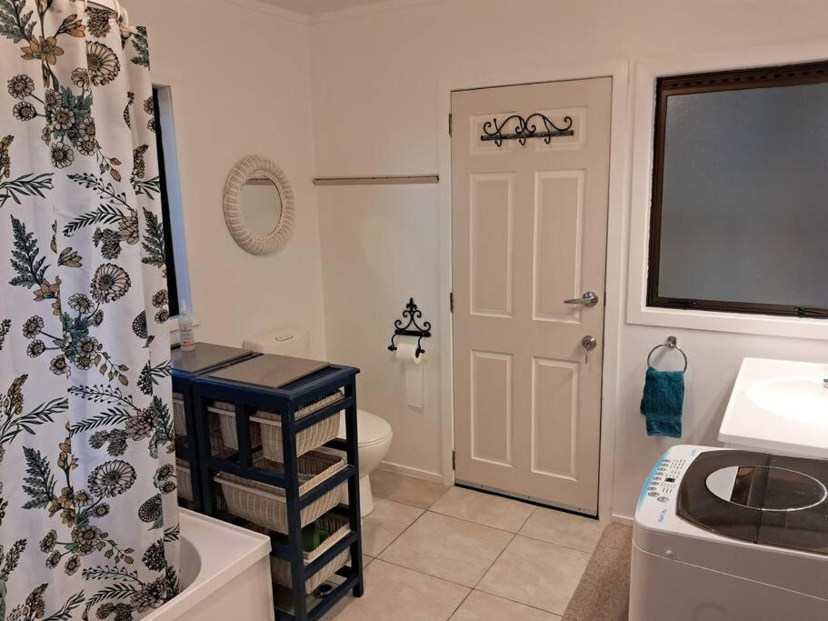 Secret Cottage Waitara Экстерьер фото