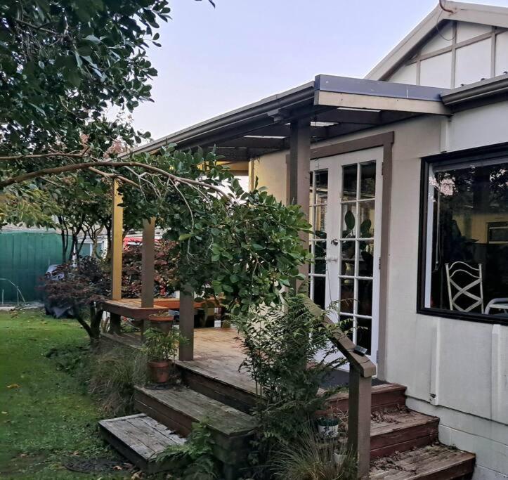 Secret Cottage Waitara Экстерьер фото