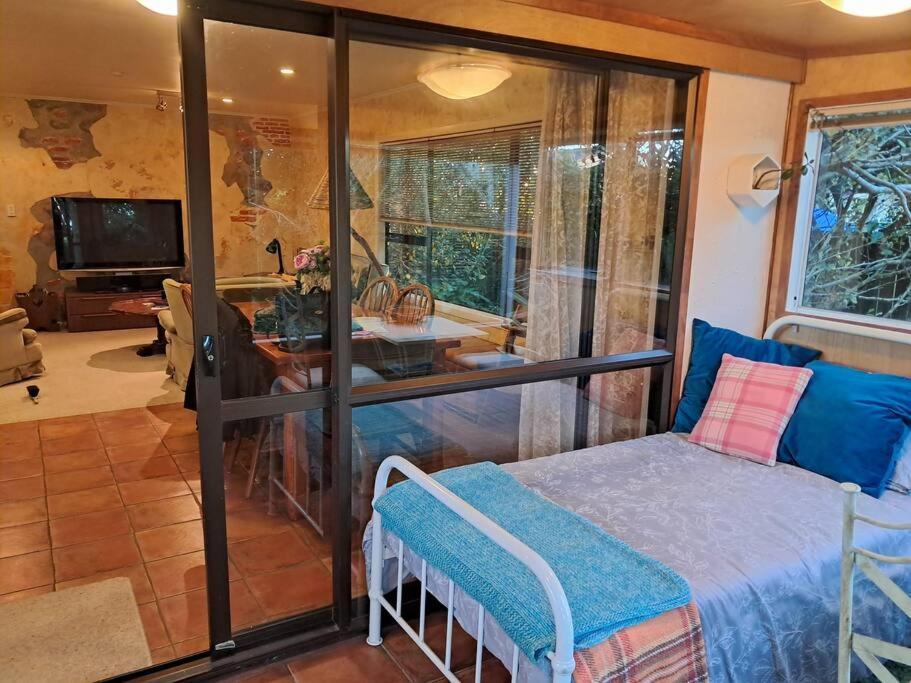 Secret Cottage Waitara Экстерьер фото