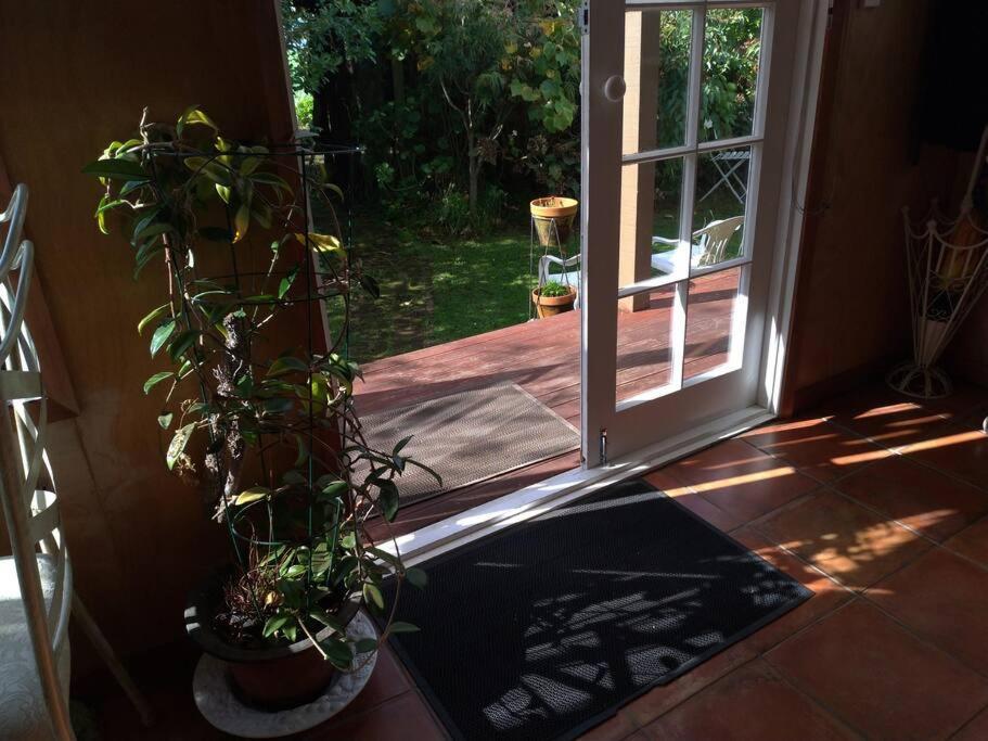 Secret Cottage Waitara Экстерьер фото