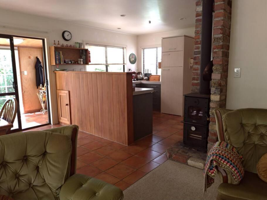 Secret Cottage Waitara Экстерьер фото