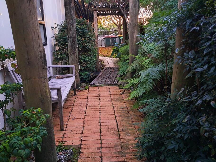 Secret Cottage Waitara Экстерьер фото