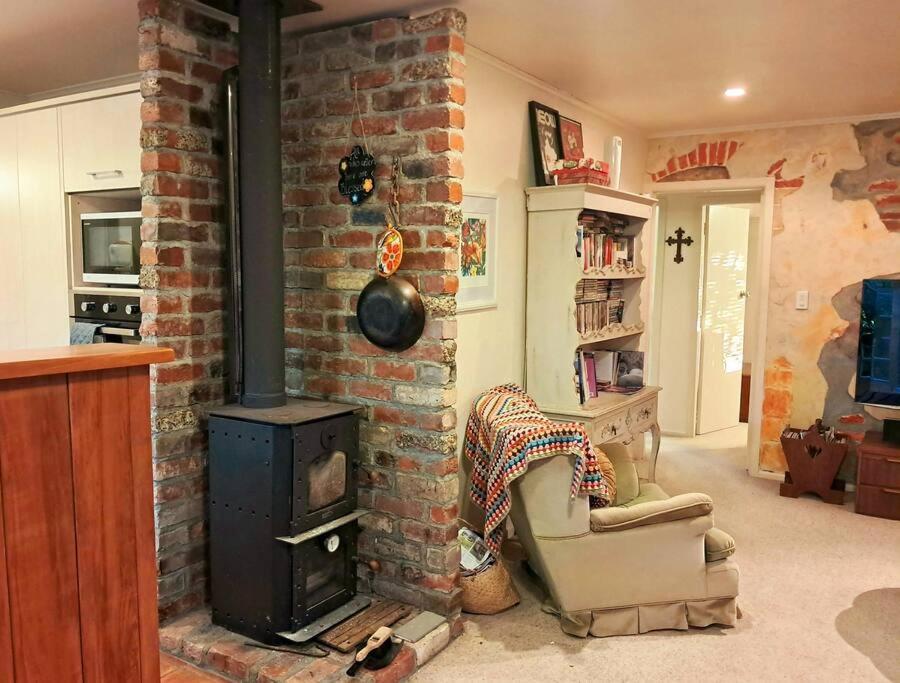 Secret Cottage Waitara Экстерьер фото